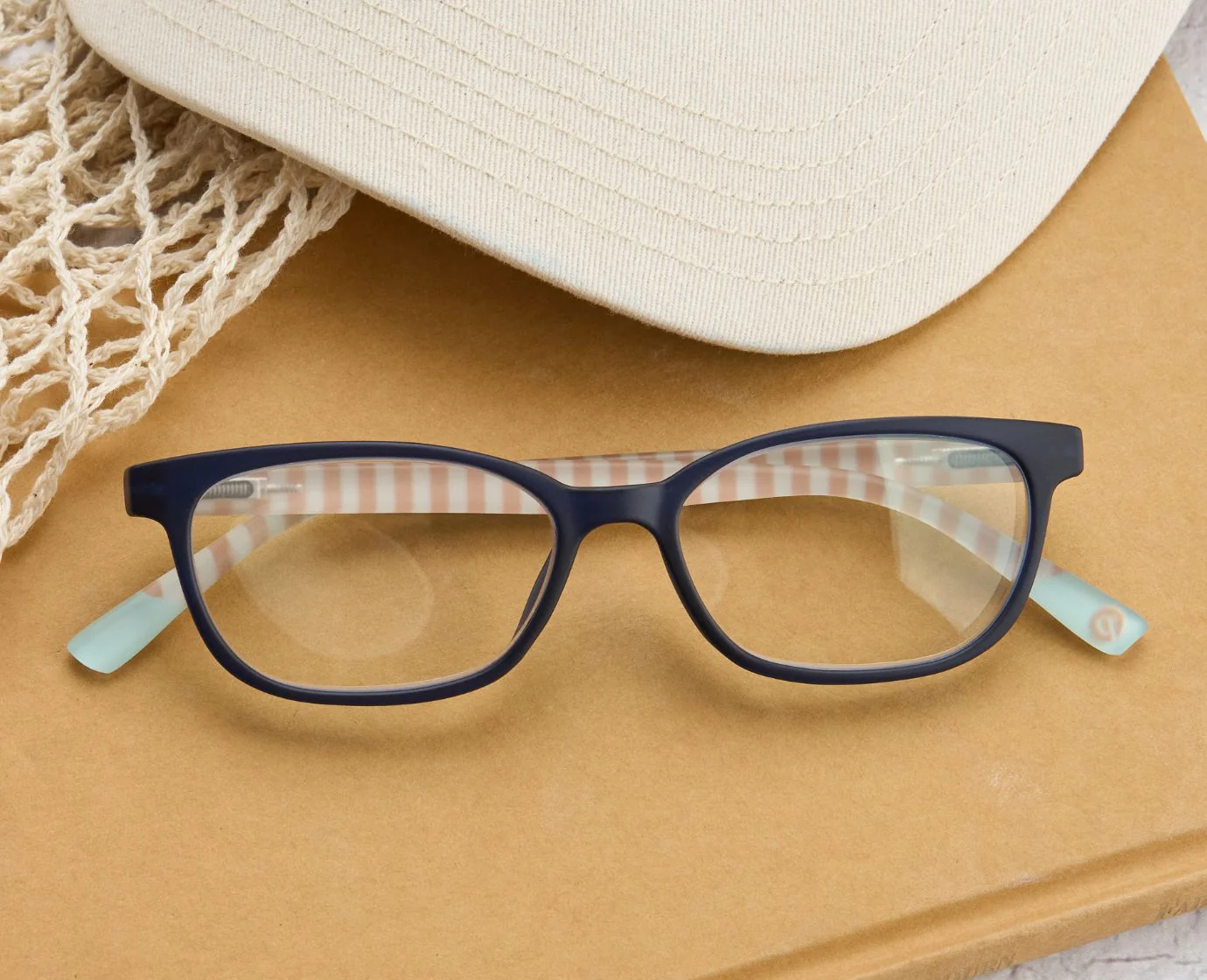 Beach Read (Blue Light) - Image 10